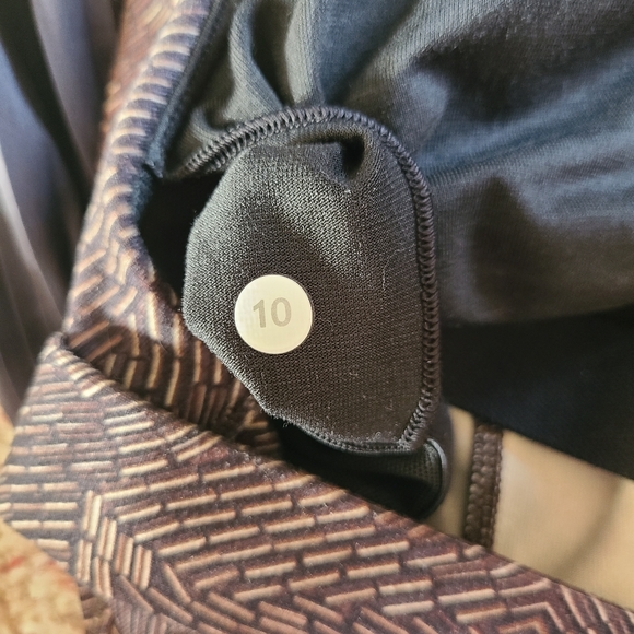 Lululemon City Tank Size 10 (m) in Golden Goddess Cashew Multi - Picture 8 of 9